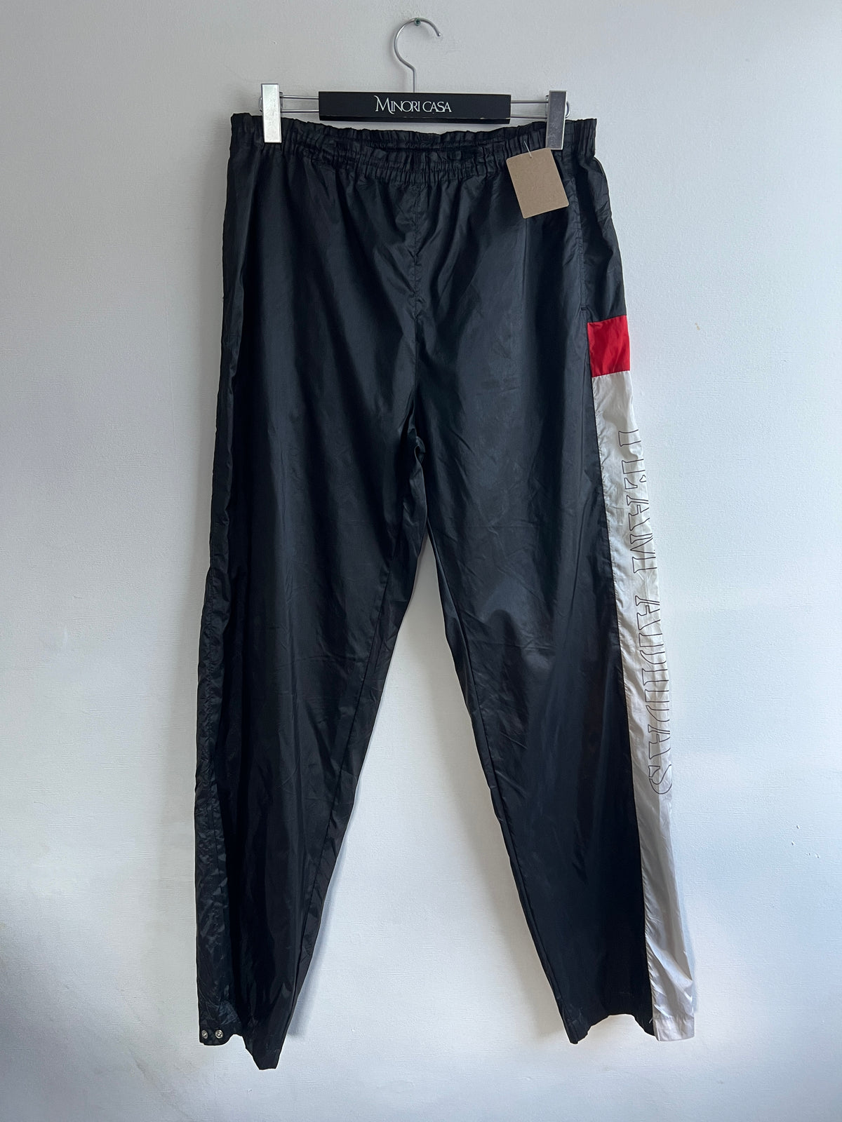 Buzo Tela cortaviento Adidas Talla L