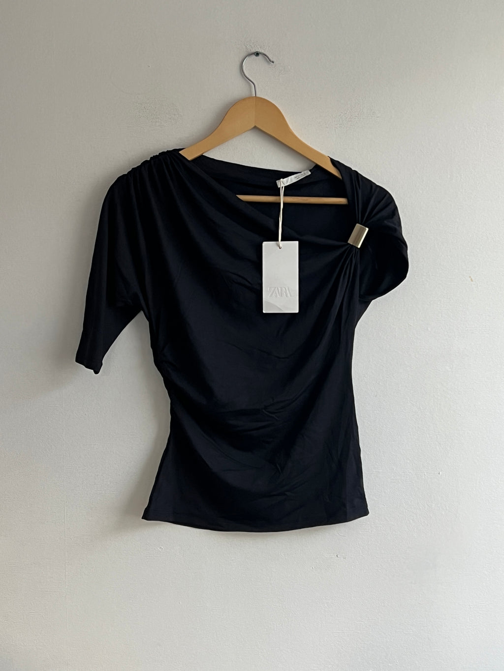 Blusa Negra Asimétrica Zara Talla L (NUEVA)