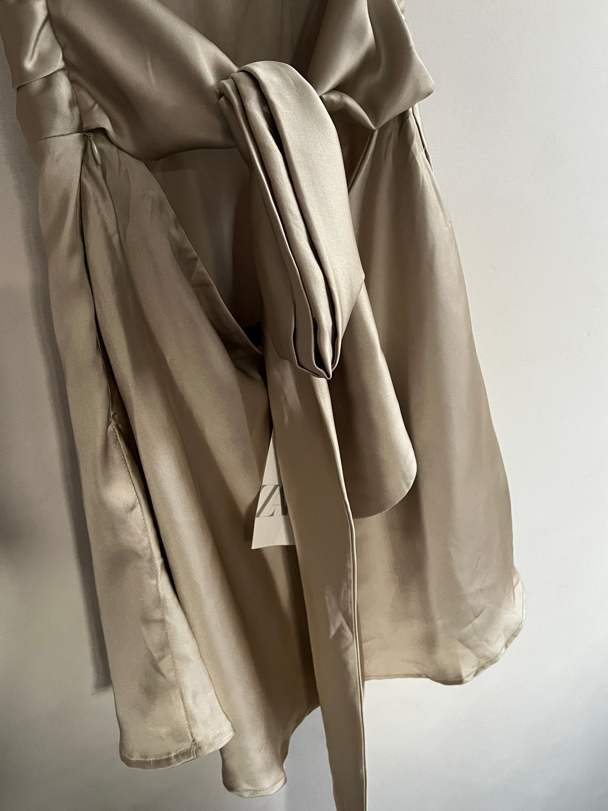 Vestido Satinado Zara Talla M (NUEVA)