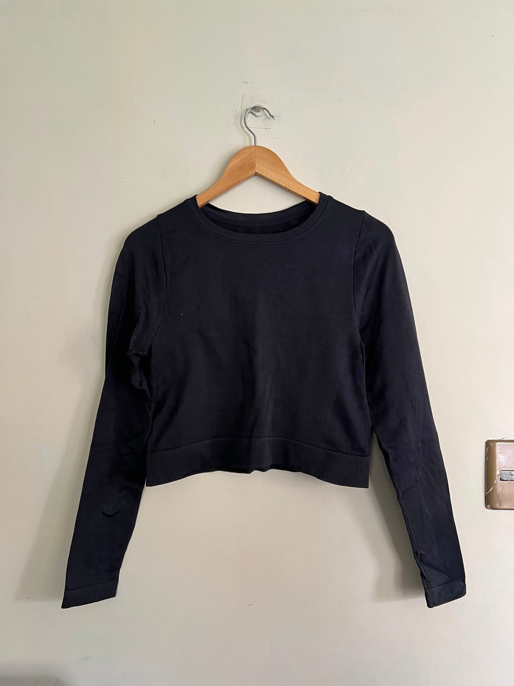 Polera Negra Elasticada Talla L