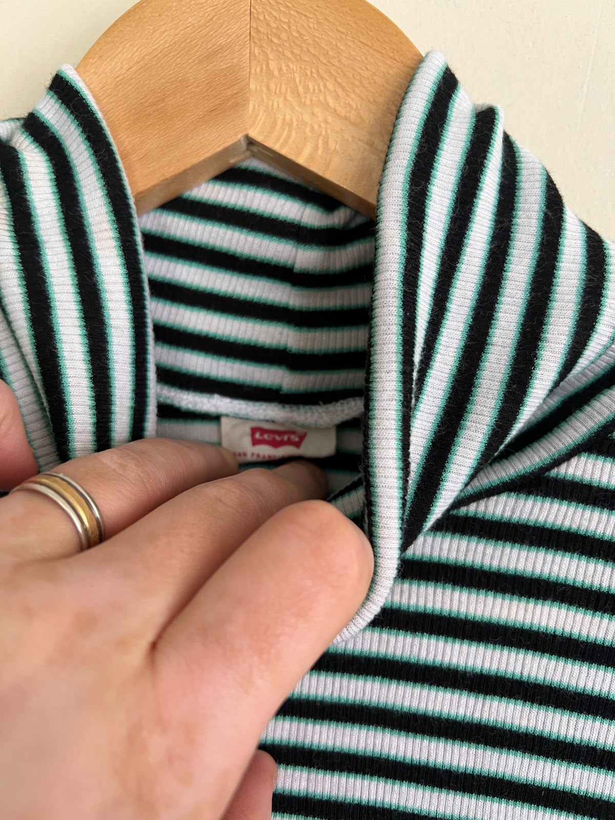 Polera Manga Larga Levis Talla L
